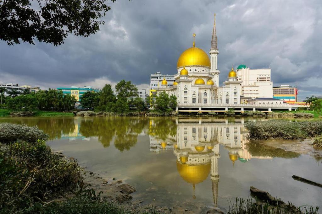 Oyo 1167 Rest And Go Hotel Klang Exterior photo