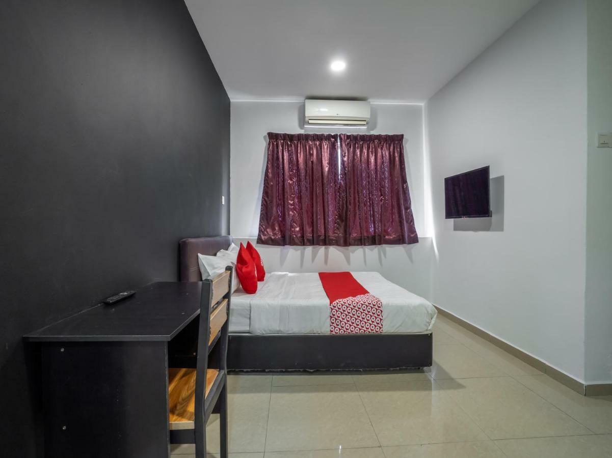 Oyo 1167 Rest And Go Hotel Klang Exterior photo