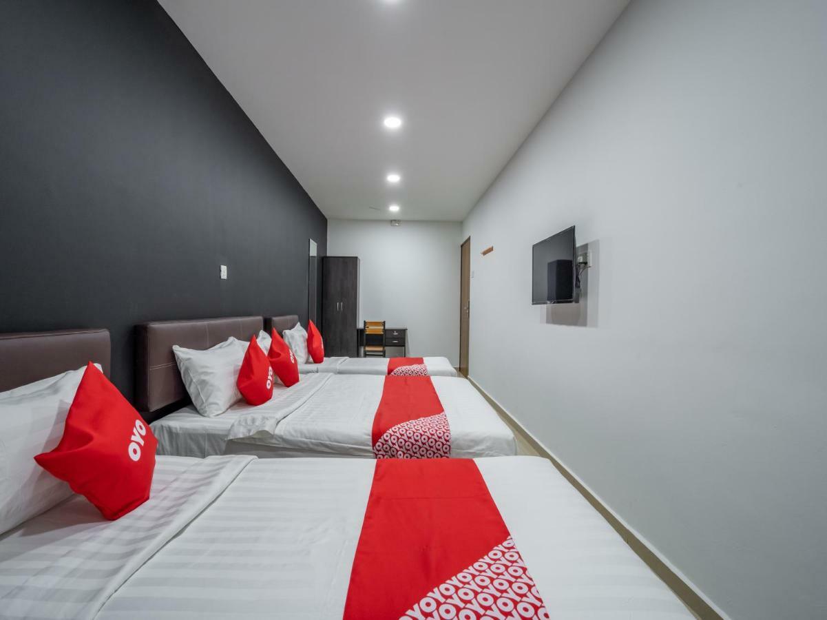 Oyo 1167 Rest And Go Hotel Klang Exterior photo