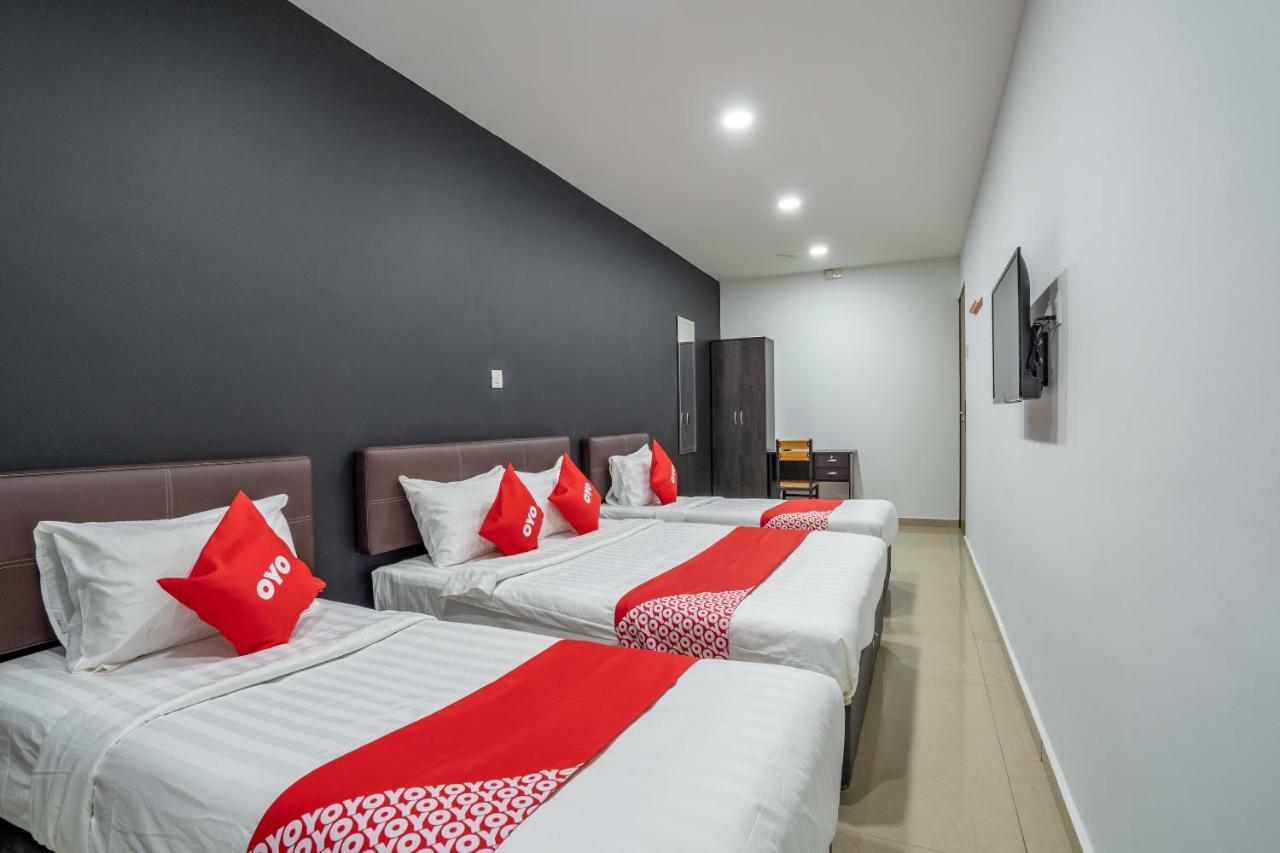 Oyo 1167 Rest And Go Hotel Klang Exterior photo