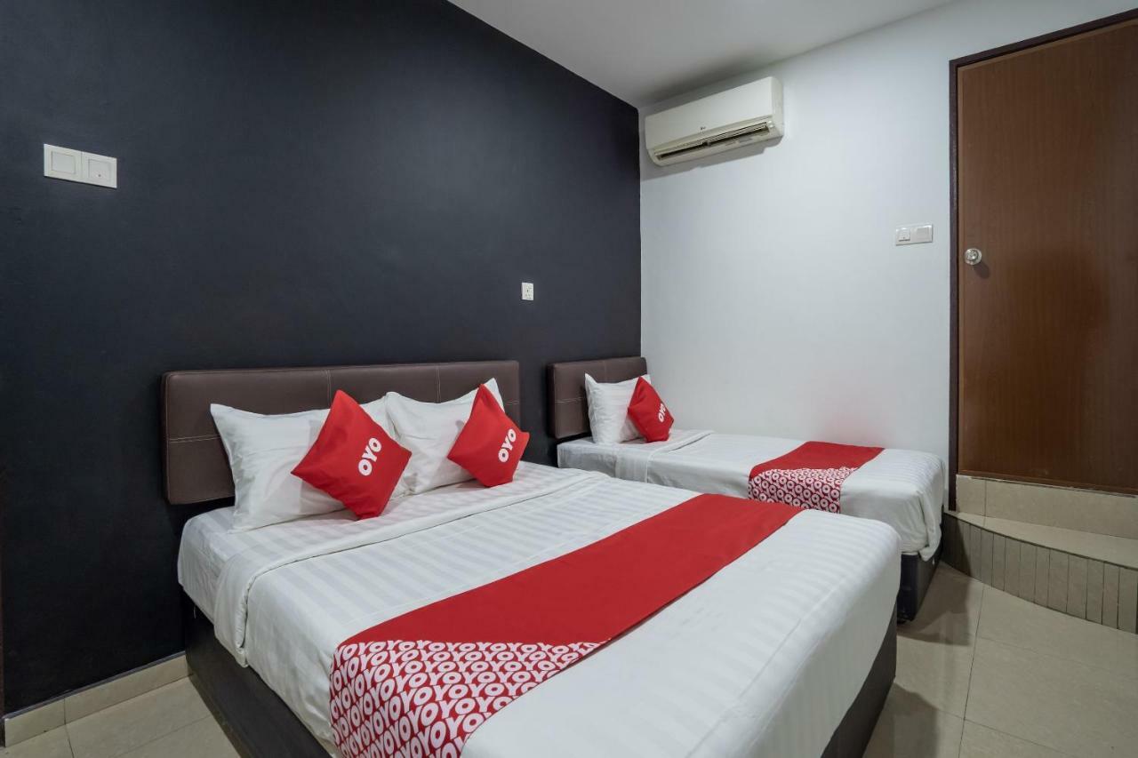 Oyo 1167 Rest And Go Hotel Klang Exterior photo