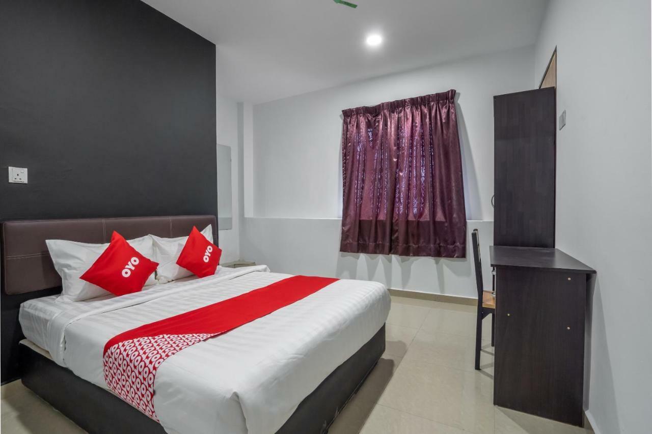 Oyo 1167 Rest And Go Hotel Klang Exterior photo
