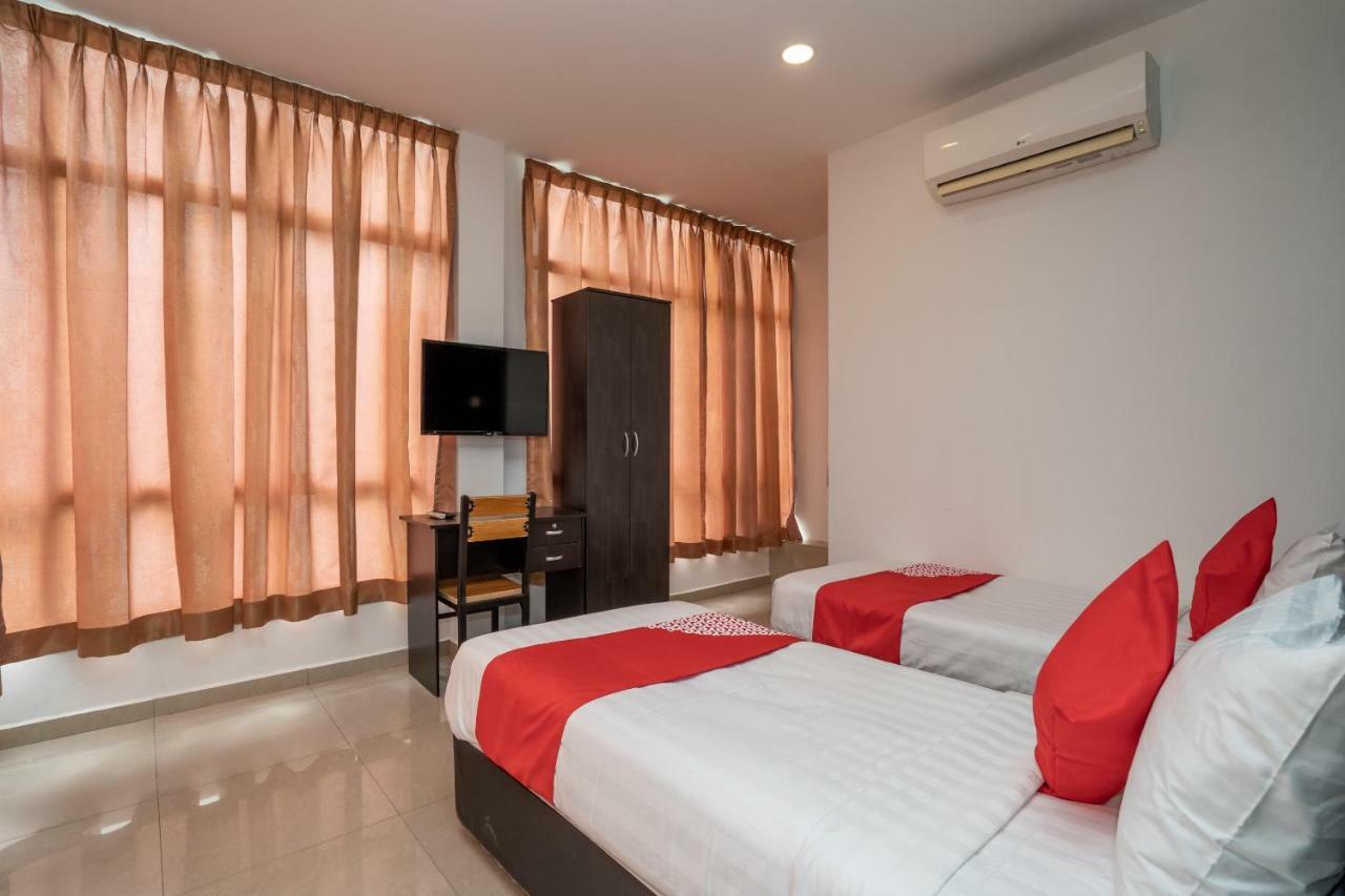 Oyo 1167 Rest And Go Hotel Klang Exterior photo