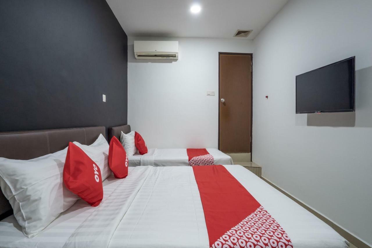 Oyo 1167 Rest And Go Hotel Klang Exterior photo