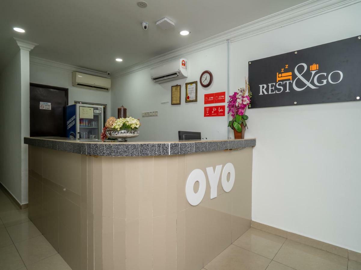 Oyo 1167 Rest And Go Hotel Klang Exterior photo